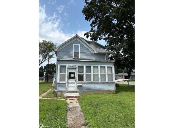 1701 Palmer Street, Emmetsburg, IA 50536