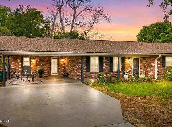 215 Lynwood Circle, Long Beach, MS 39560