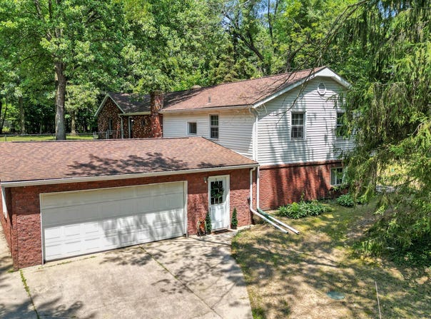 9832 Stadium Drive, Kalamazoo, MI 49009