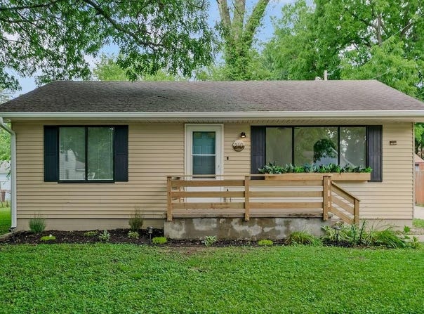 210 S 12th Street, Leavenworth, KS 66048