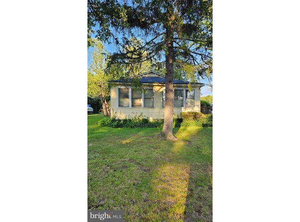 110 S MAIN STREET, CRANBURY, NJ 08512