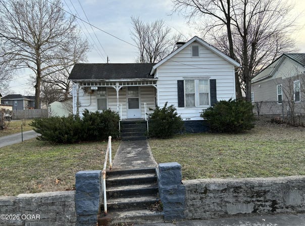 414 Pine Street, Carthage, MO 64836