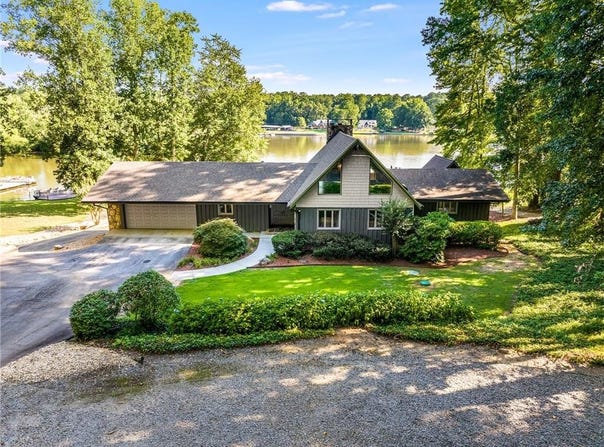 2202 Emerald Drive, Jonesboro, GA 30236