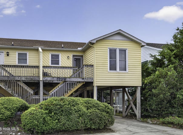 323 Brunswick Avenue W, Holden Beach, NC 28462