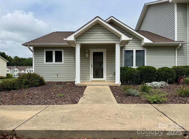 3368 White Oak Court, Claremont, NC 28610