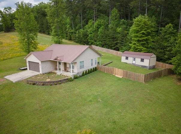 406 PARADISE Trl, Arley, AL 35541