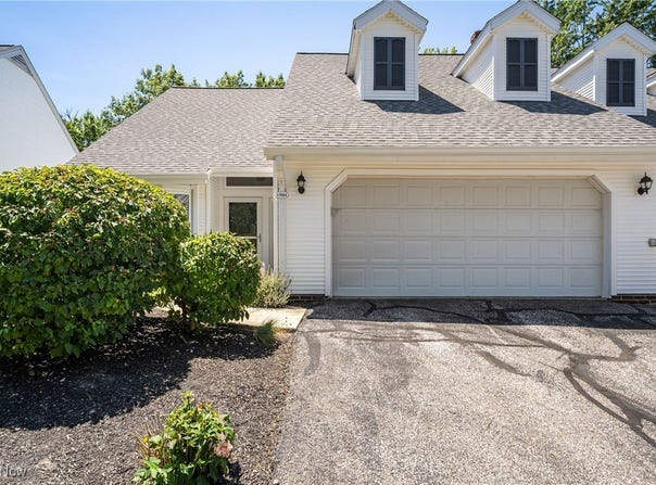 5760 Emerald Ridge unit: A, Solon, OH 44139