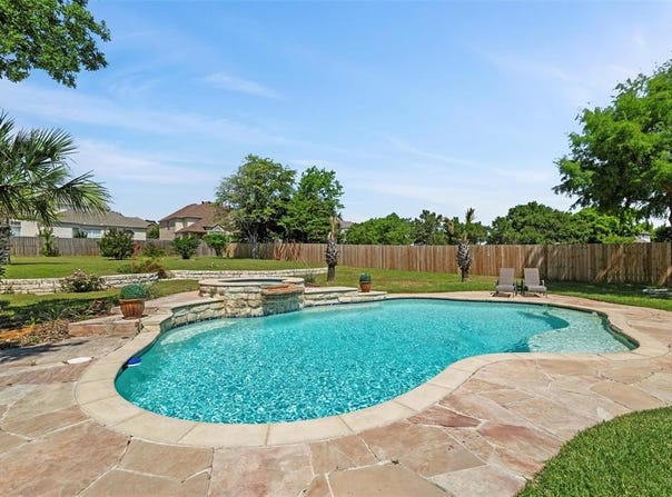 811 Shady Bend Drive, Kennedale, TX 76060