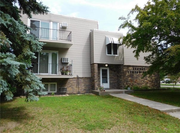 1516 19 1/2 Street S, Moorhead, MN 56560