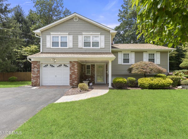 20 N Longview Road, Howell, NJ 07731