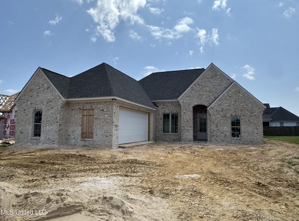 444 Aurora Circle, Canton, MS 39046