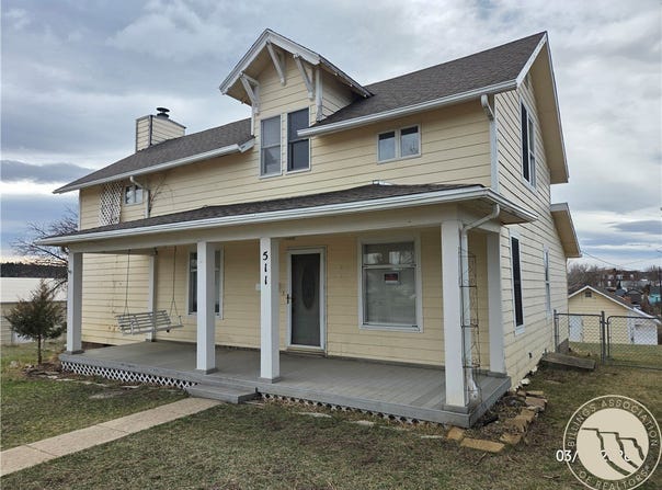 511 3rd Street E, Roundup, MT 59072