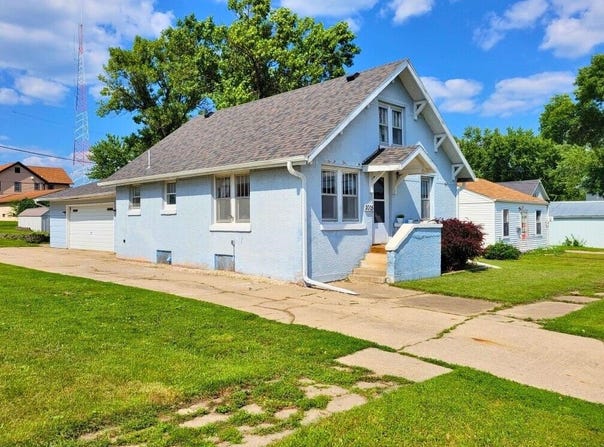 2005 12th Street, Emmetsburg, IA 50536