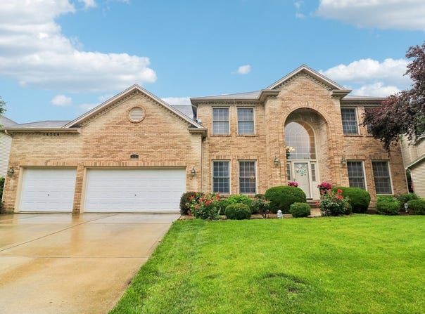 16324 Hidden River Drive, Plainfield, IL 60586