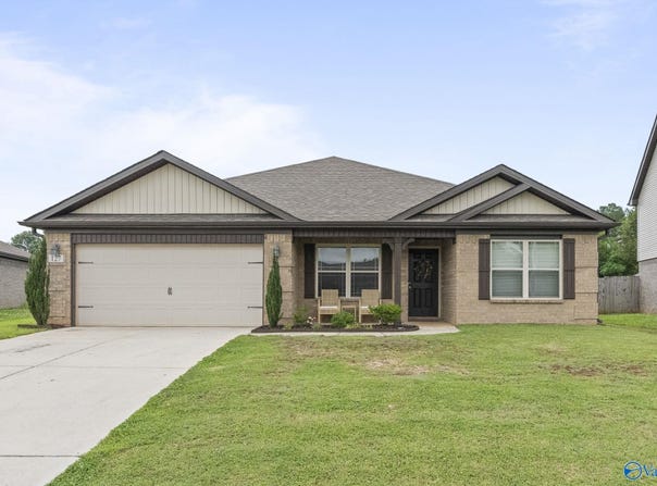 127 Clayton Mance Road, New Market, AL 35761