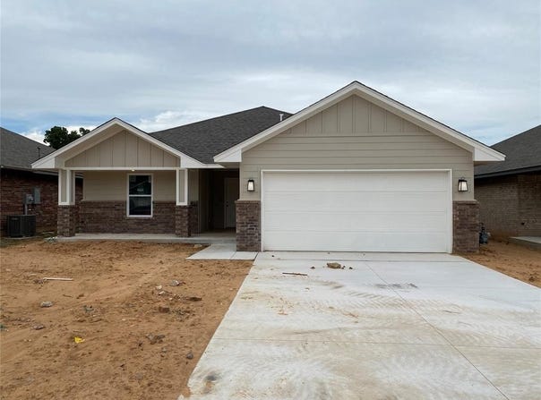 20645 Brush Creek Boulevard, Harrah, OK 73045