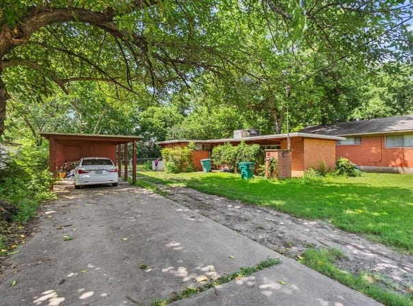 216 W Dexter Street, Sherman, TX 75092