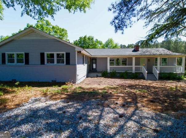 2077 Elberton, Hartwell, GA 30643
