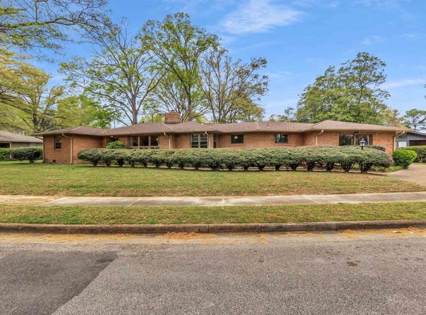 4710 CROSSOVER Ln, Memphis, TN 38117