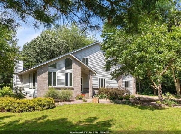 N6215 3RD Drive, PLAINFIELD, WI 54966