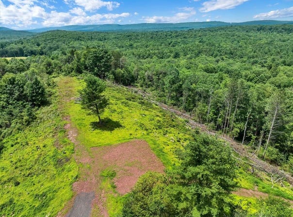 Dixon Lane, White Haven, PA 18661