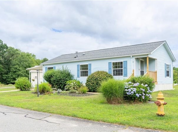 11 Cardinal Court, Tiverton, RI 02878