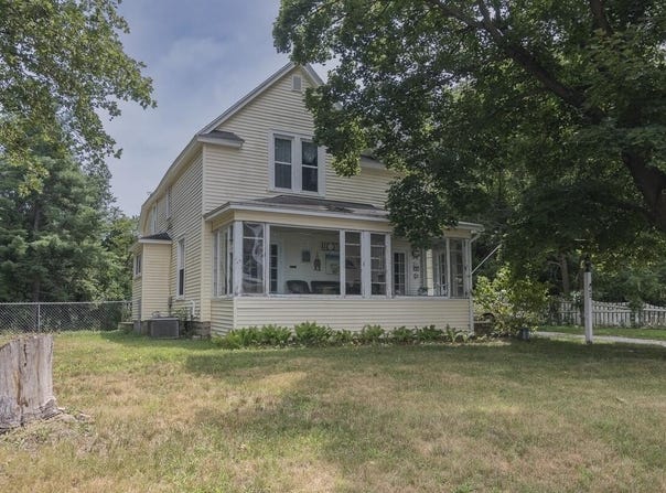 642 N Kalamazoo Street, Paw Paw, MI 49079