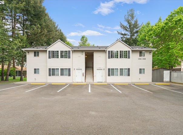 1546 NE CLEVELAND Ave, Gresham, OR 97030