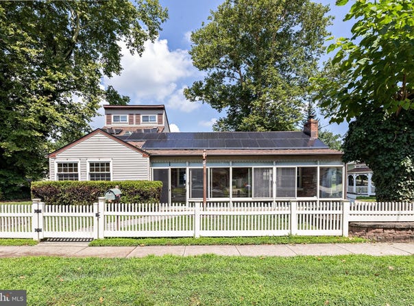 325 ALBANY AVENUE, BARRINGTON, NJ 08007
