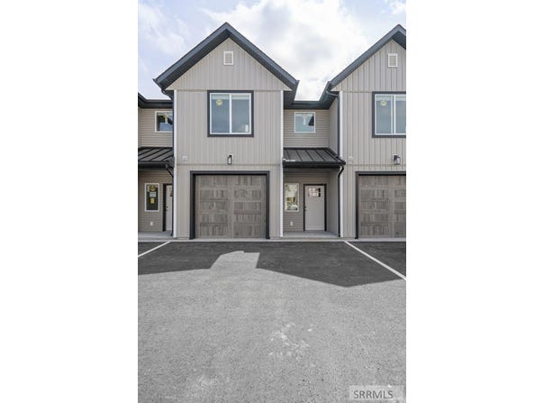 2764 Derrald Loop, Ammon, ID 83406