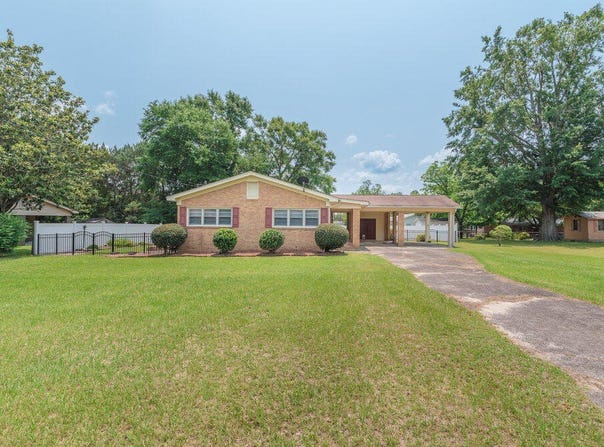 61 Bignon Street, Barnwell, SC 29812