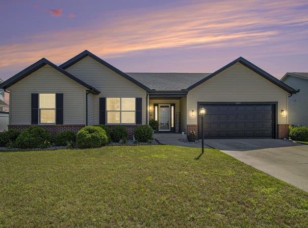 430 Eagle Pass Drive, Osceola, IN 46561