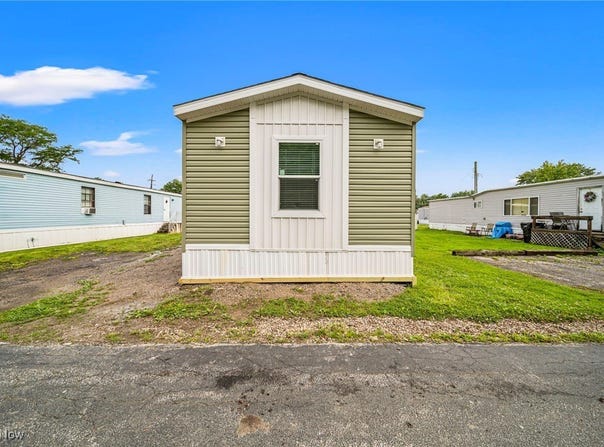 44 Eddie Road, Madison, OH 44057