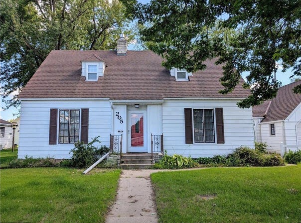 205 5th Street S, Sauk Centre, MN 56378
