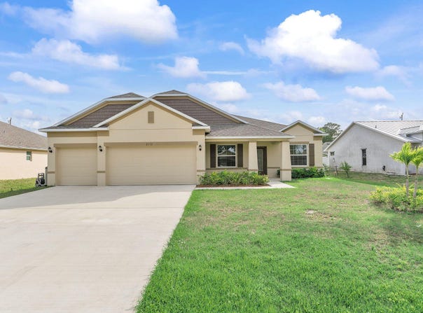 2132 SW Vista Road, Port Saint Lucie, FL 34953