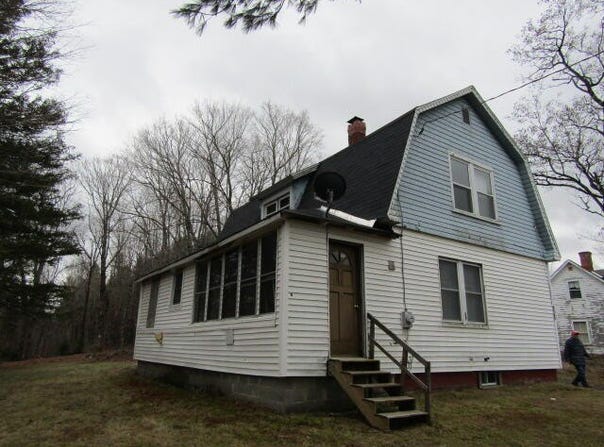 283 Main Street, Sherman, ME 04776
