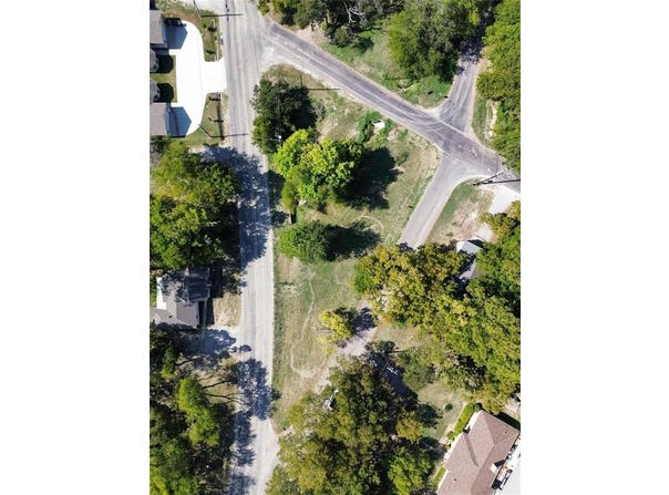 935 E Cooper Street, Van Alstyne, TX 75495