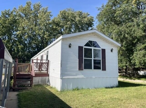 3200 S 21st Street, Council Bluffs, IA 51501