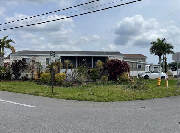 8591 SW 22nd Ct, Davie, FL 33324