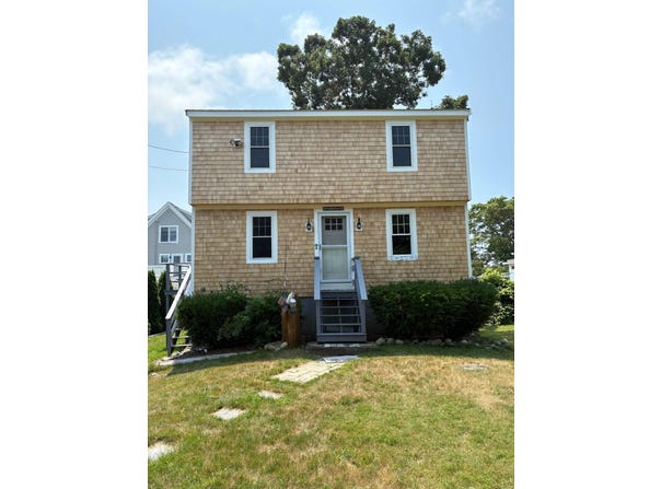 51 Penobscot Avenue, Pocasset, MA 02559