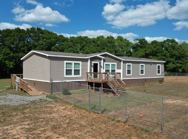 1838  Canterbury Road, Honoraville, AL 36042