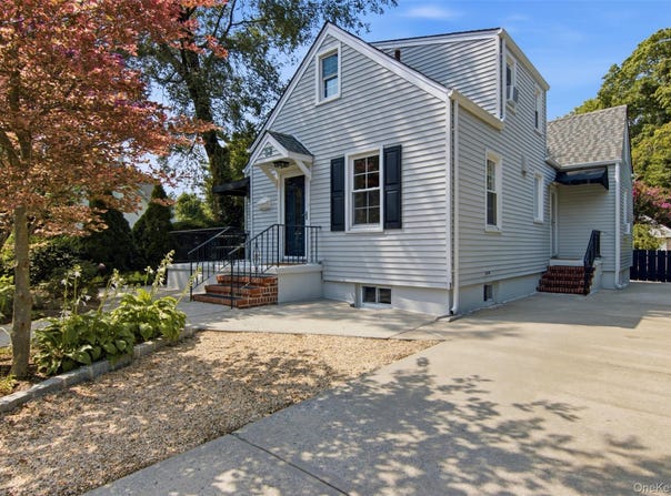 32 Franklin Avenue, Sea Cliff, NY 11579