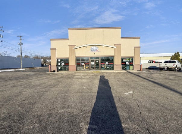 909 Front Street, McHenry, IL 60050