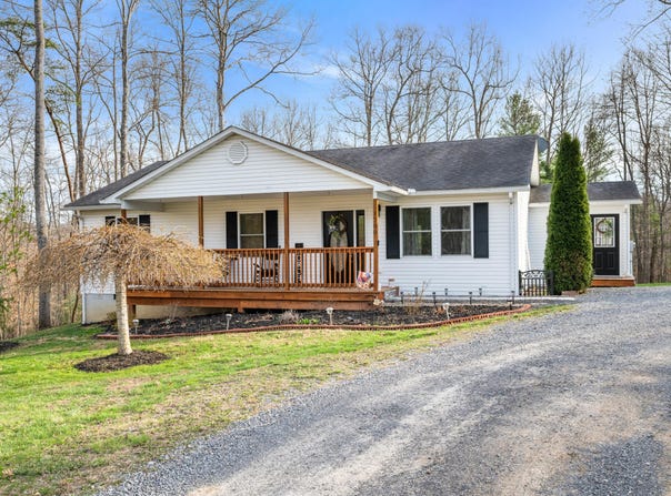 1700 Stone House, Caldwell, WV 24925