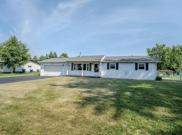 1816 PINE ROAD, Kronenwetter, WI 54455