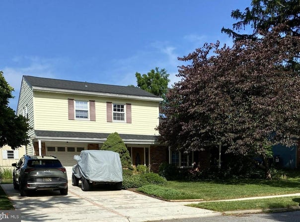8 ANGLIN Drive, NEWARK, DE 19713