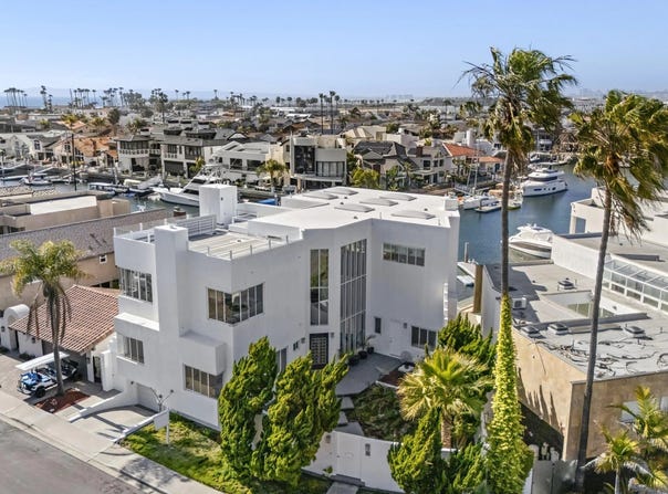 25 Green Turtle Rd, Coronado, CA 92118