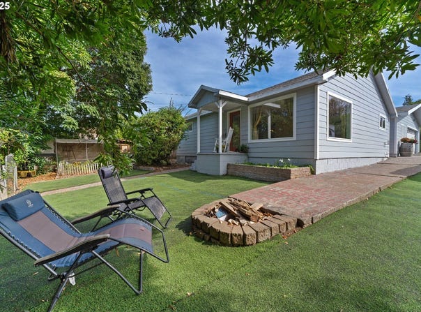 2785 SHERMAN AVE, North Bend, OR 97459