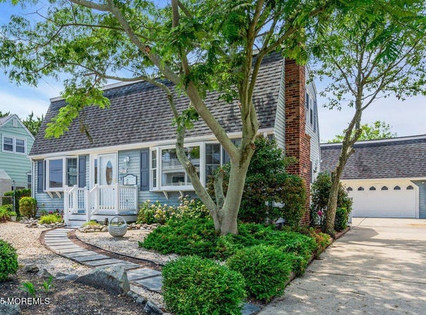 358 W Sixth Street, Ship Bottom, NJ 08008