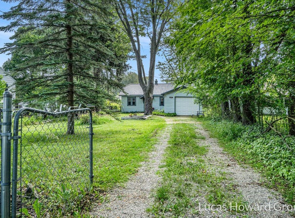 1124 Kusterer Drive NW, Grand Rapids, MI 49534